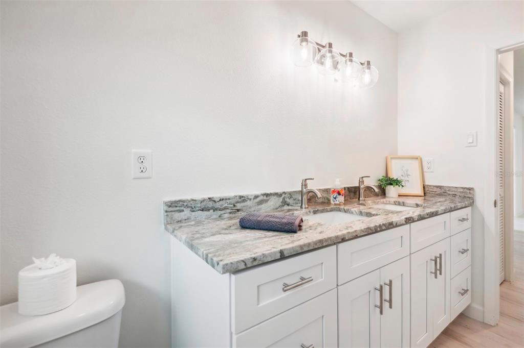 For Sale: $649,000 (2 beds, 2 baths, 2254 Square Feet)