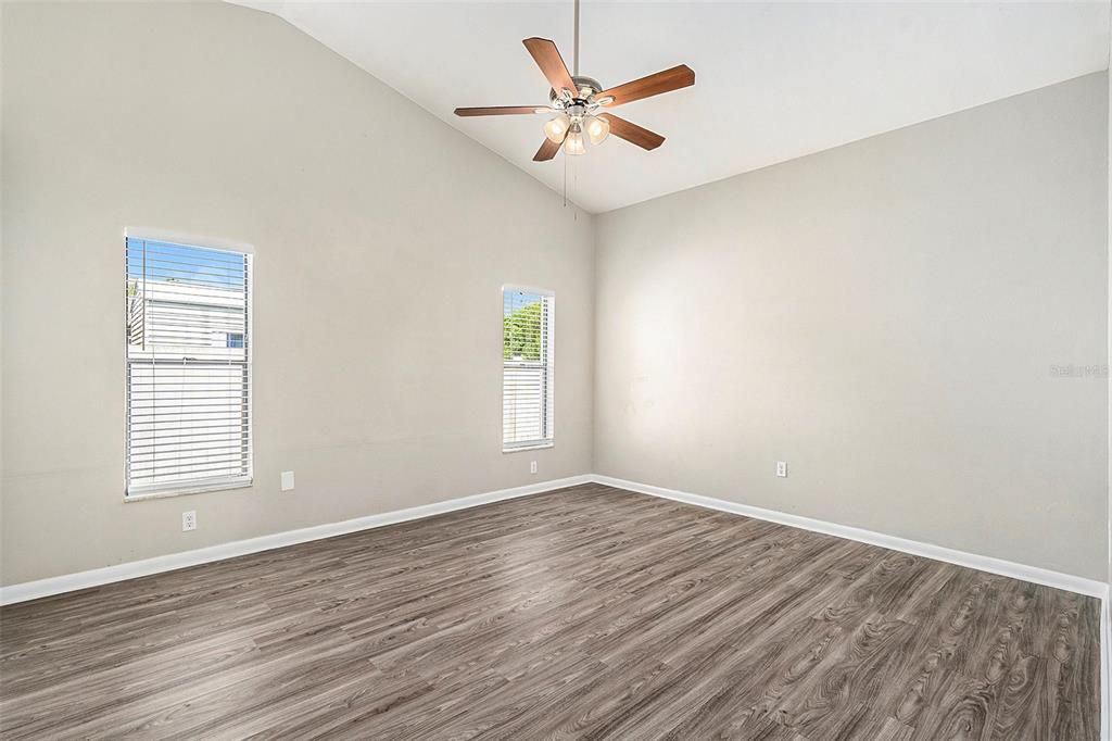 Active With Contract: $355,000 (4 beds, 2 baths, 1601 Square Feet)