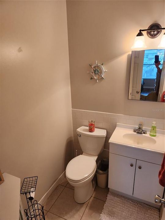 For Rent: $1,400 (2 beds, 1 baths, 825 Square Feet)