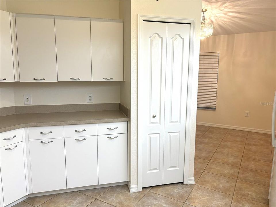 For Rent: $1,575 (2 beds, 1 baths, 1128 Square Feet)