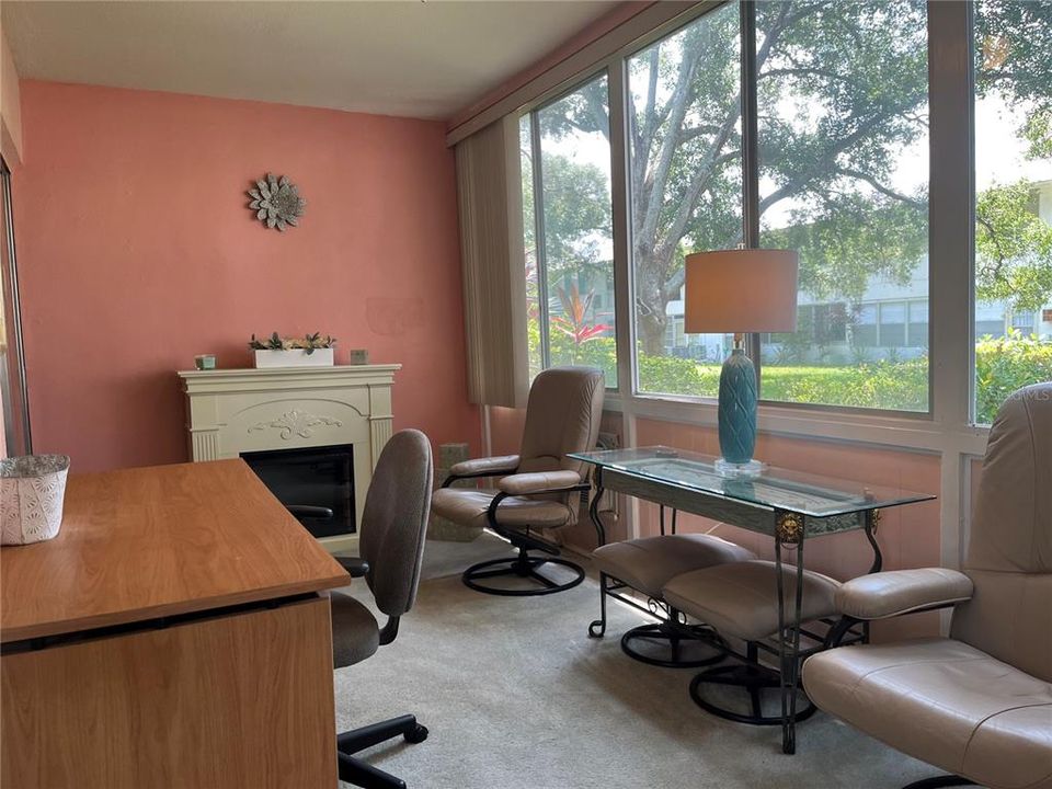 Bonus Room with Fireplace/Office Desk