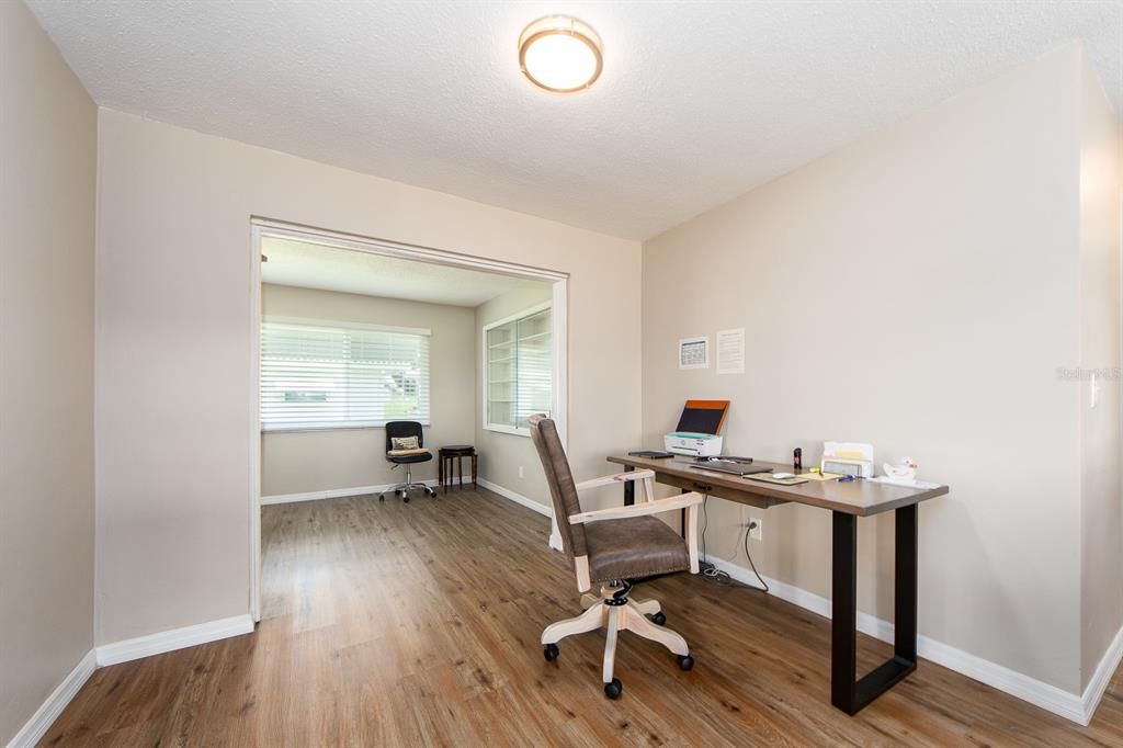 Active With Contract: $395,900 (2 beds, 2 baths, 1241 Square Feet)