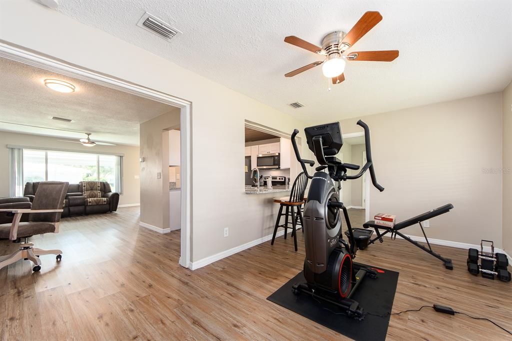 Active With Contract: $395,900 (2 beds, 2 baths, 1241 Square Feet)