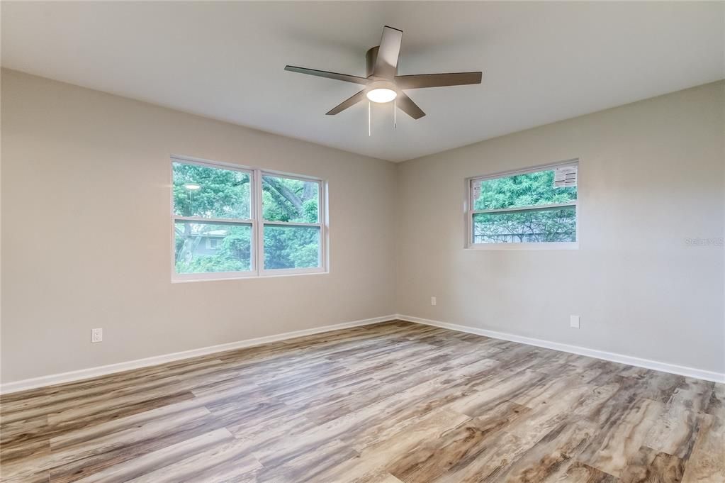 Active With Contract: $449,000 (3 beds, 2 baths, 1437 Square Feet)