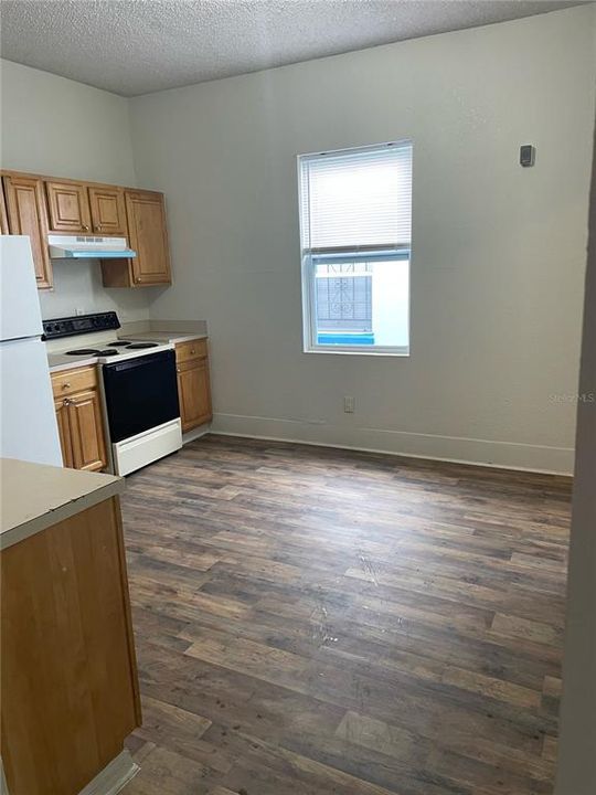 For Sale: $104,900 (3 beds, 1 baths, 971 Square Feet)