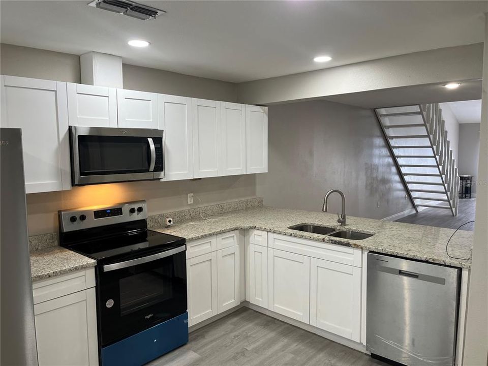 For Sale: $189,000 (2 beds, 2 baths, 1252 Square Feet)