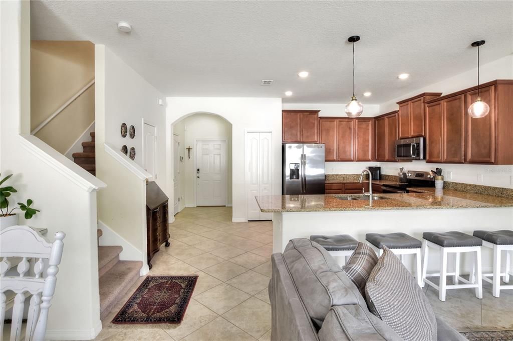 For Sale: $252,900 (2 beds, 2 baths, 1311 Square Feet)