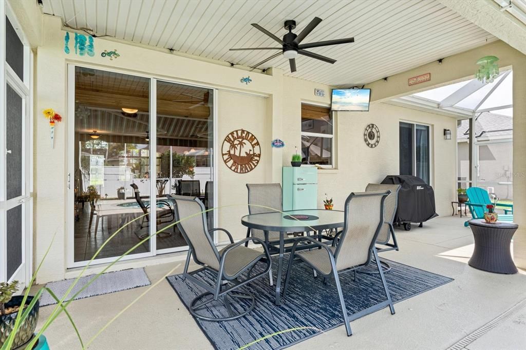 Covered porch section on lanai.