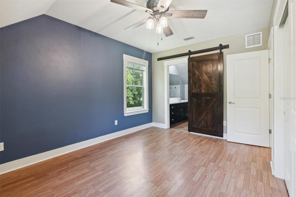 For Sale: $275,000 (2 beds, 2 baths, 1192 Square Feet)