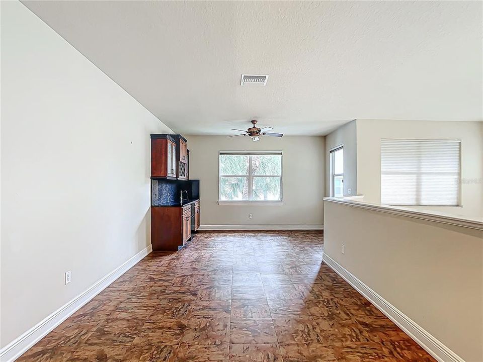 For Sale: $345,000 (3 beds, 2 baths, 2286 Square Feet)