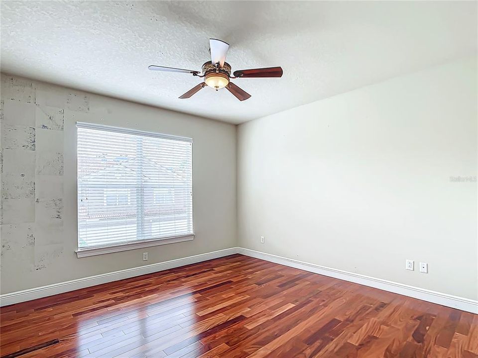 For Sale: $345,000 (3 beds, 2 baths, 2286 Square Feet)