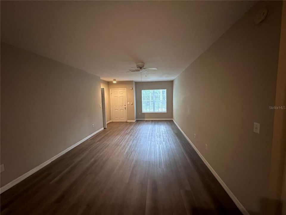 Active With Contract: $162,900 (1 beds, 1 baths, 729 Square Feet)