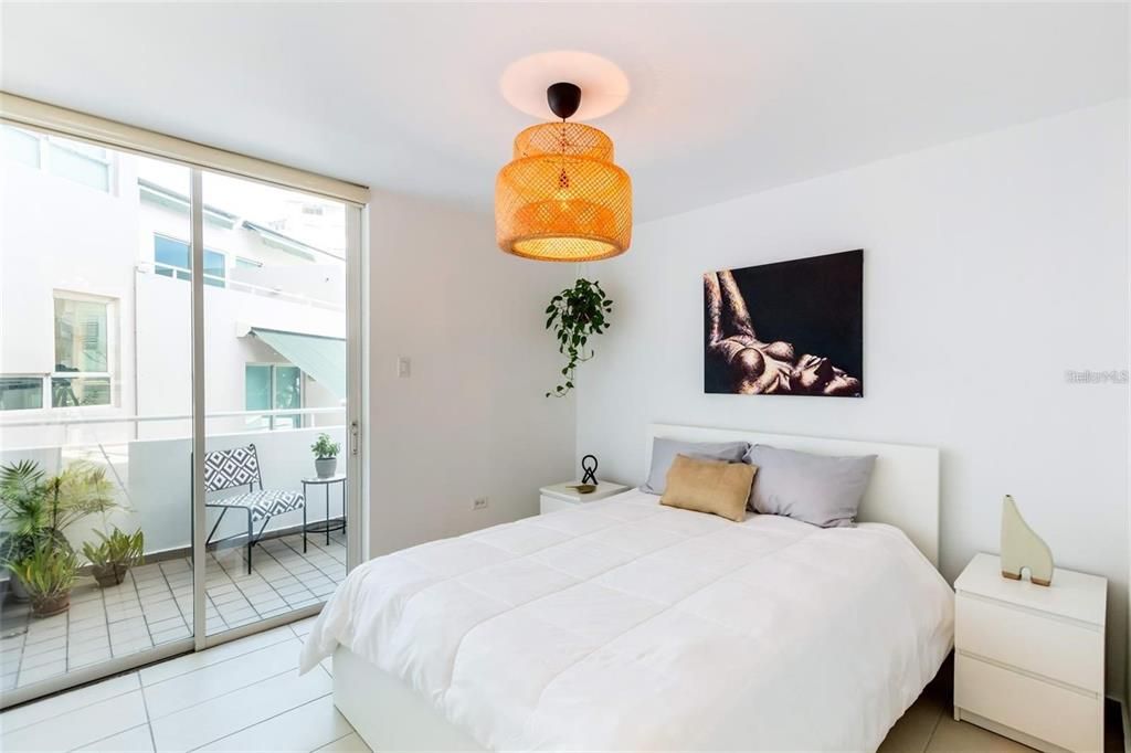 Recently Sold: $820,000 (3 beds, 2 baths, 1756 Square Feet)