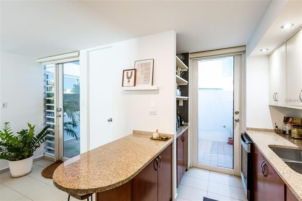 Recently Sold: $820,000 (3 beds, 2 baths, 1756 Square Feet)