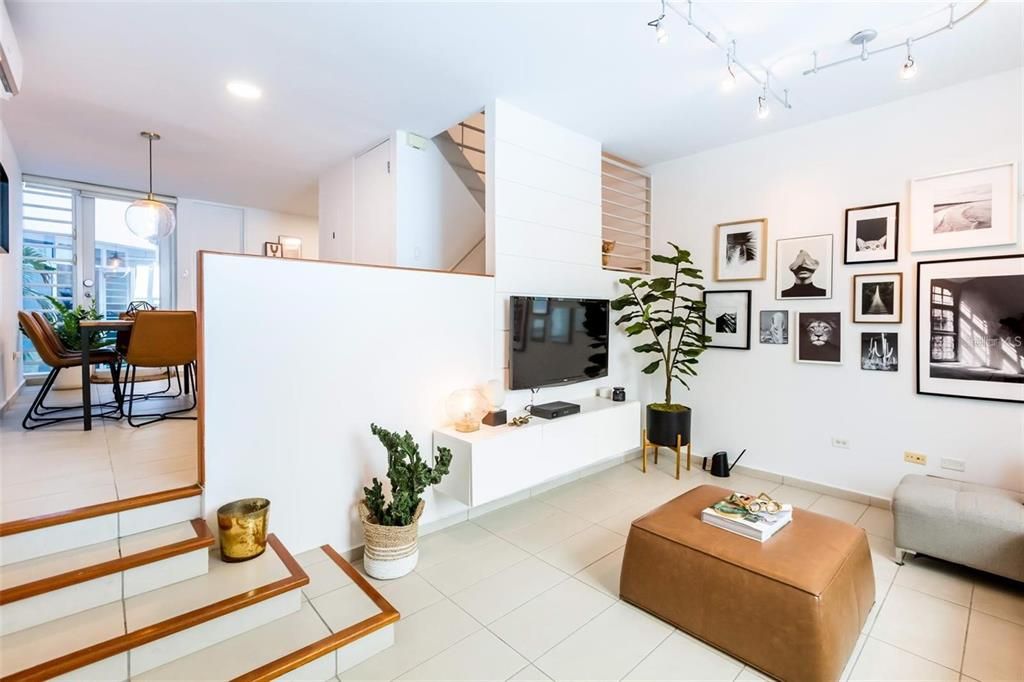 Recently Sold: $820,000 (3 beds, 2 baths, 1756 Square Feet)