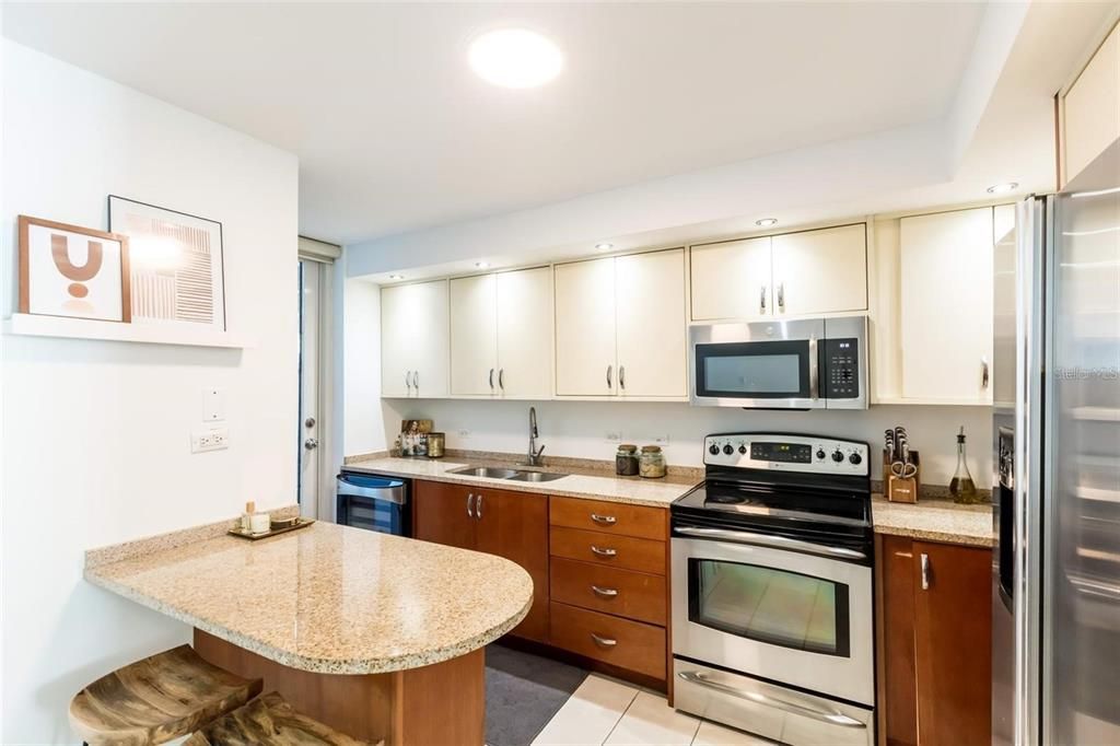 Recently Sold: $820,000 (3 beds, 2 baths, 1756 Square Feet)