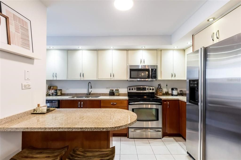 Recently Sold: $820,000 (3 beds, 2 baths, 1756 Square Feet)