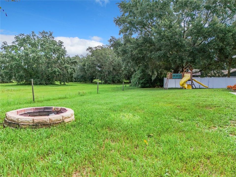 Active With Contract: $300,000 (4 beds, 2 baths, 1478 Square Feet)