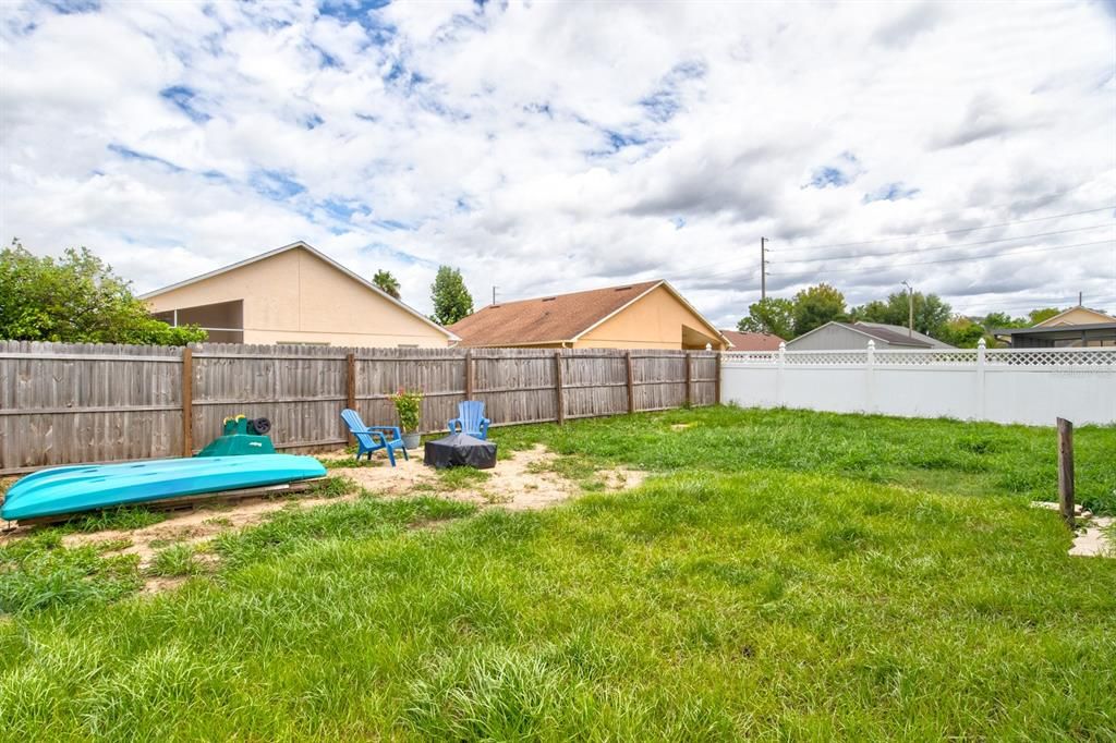 Active With Contract: $410,000 (4 beds, 2 baths, 1746 Square Feet)