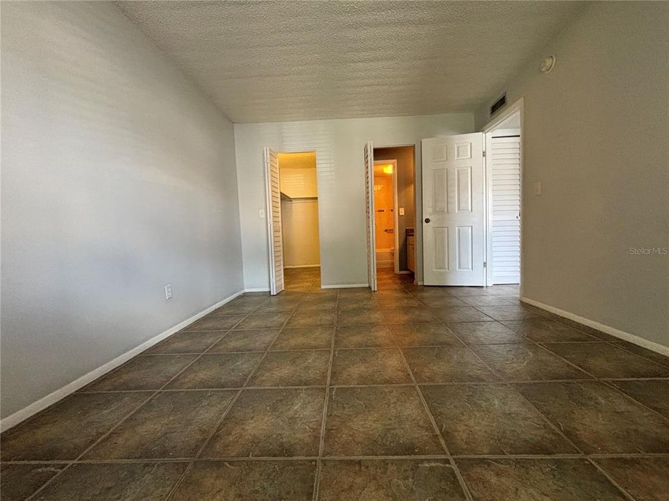 For Rent: $1,700 (2 beds, 2 baths, 975 Square Feet)