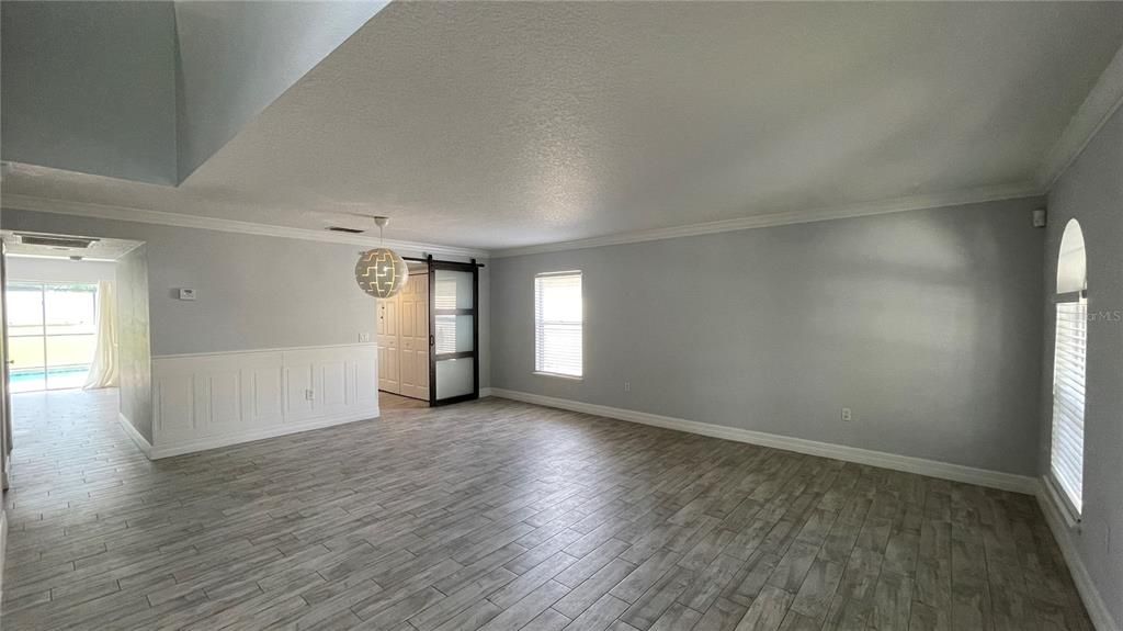 Active With Contract: $2,500 (4 beds, 3 baths, 2992 Square Feet)