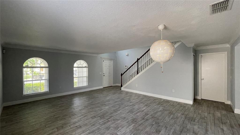 Active With Contract: $2,500 (4 beds, 3 baths, 2992 Square Feet)