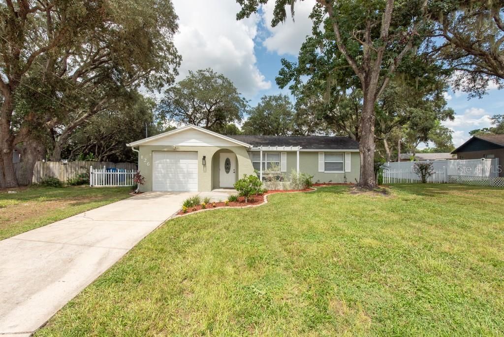 Active With Contract: $330,000 (3 beds, 2 baths, 1230 Square Feet)