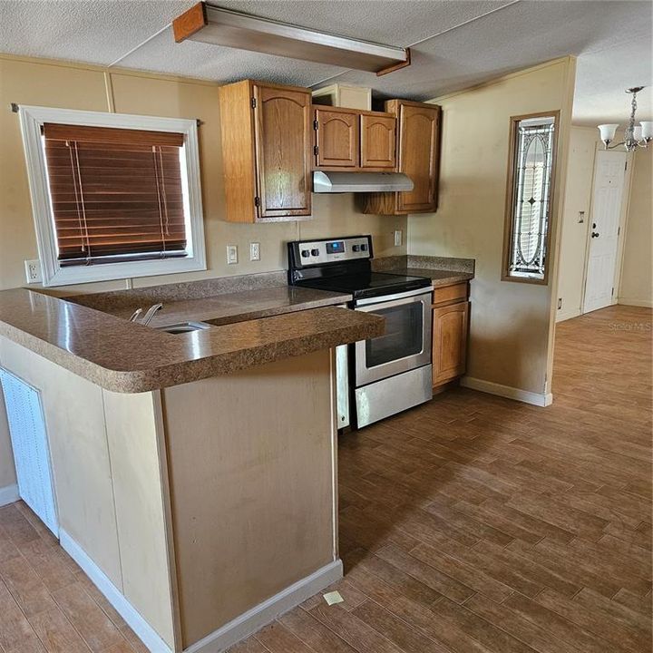 For Rent: $2,000 (3 beds, 2 baths, 1404 Square Feet)