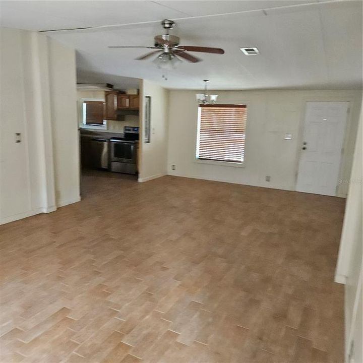 For Rent: $2,000 (3 beds, 2 baths, 1404 Square Feet)