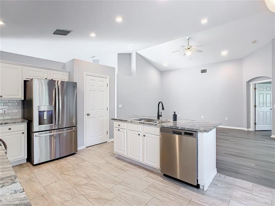 Active With Contract: $415,000 (3 beds, 2 baths, 2001 Square Feet)