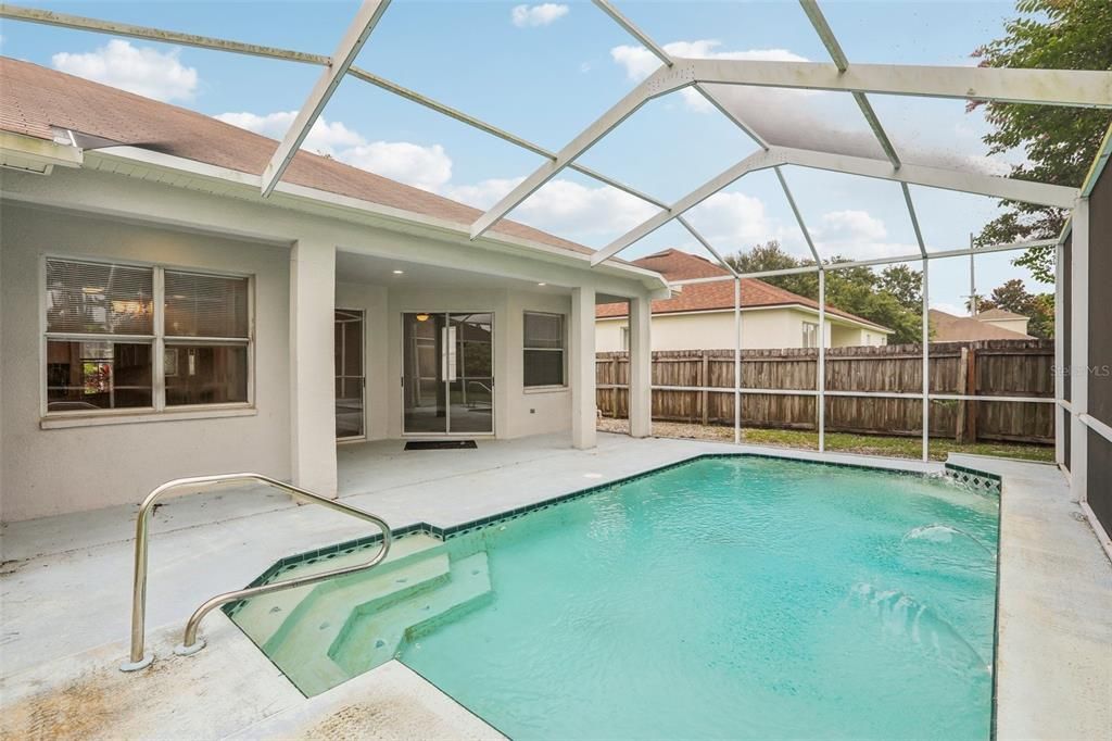 Active With Contract: $2,950 (4 beds, 3 baths, 2084 Square Feet)