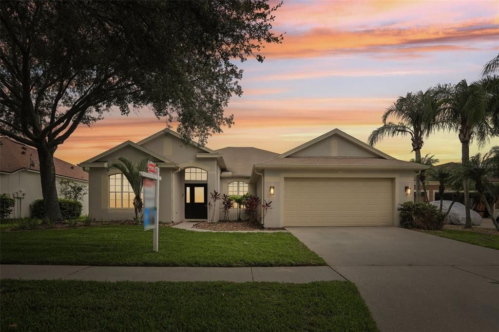 Active With Contract: $2,950 (4 beds, 3 baths, 2084 Square Feet)