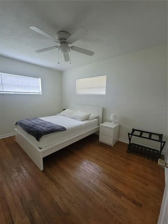 For Rent: $2,300 (3 beds, 1 baths, 1060 Square Feet)