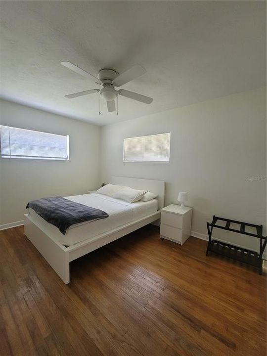 For Rent: $2,300 (3 beds, 1 baths, 1060 Square Feet)