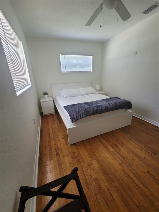 For Rent: $2,300 (3 beds, 1 baths, 1060 Square Feet)