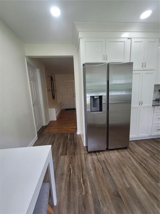 For Rent: $2,300 (3 beds, 1 baths, 1060 Square Feet)