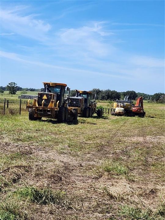 待售: $899,000 (8.60 acres)