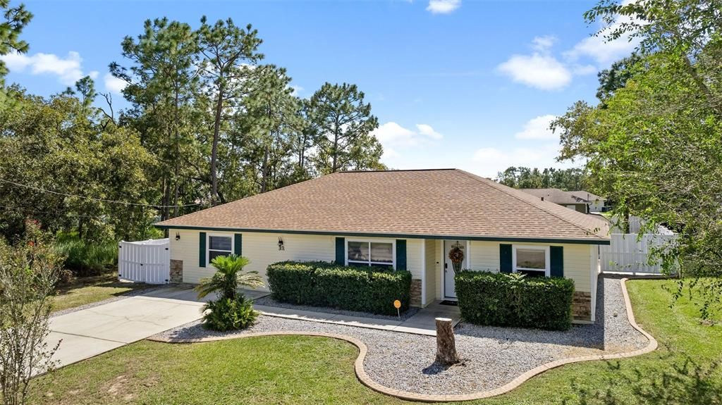 Недавно продано: $379,999 (4 спален, 2 ванн, 1996 Квадратных фут)