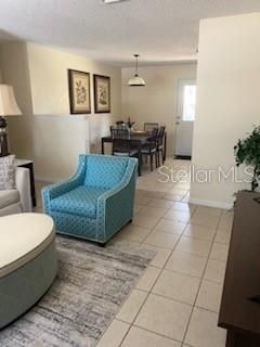 For Rent: $1,950 (3 beds, 1 baths, 918 Square Feet)