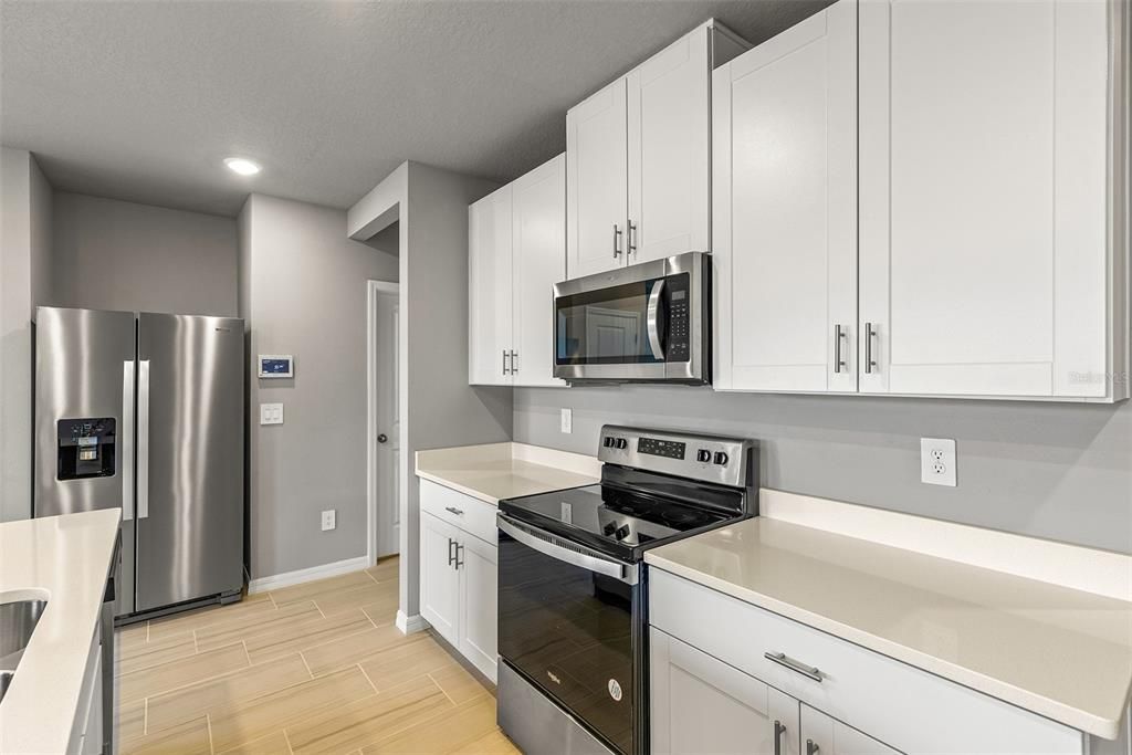 Active With Contract: $2,150 (3 beds, 2 baths, 1566 Square Feet)