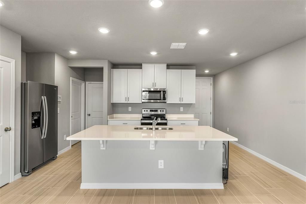 Active With Contract: $2,150 (3 beds, 2 baths, 1566 Square Feet)