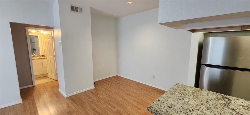 For Rent: $1,650 (2 beds, 2 baths, 1115 Square Feet)