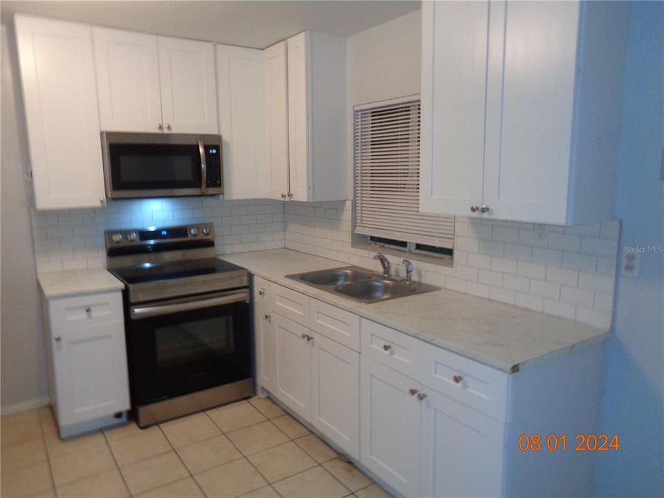 For Rent: $1,495 (2 beds, 1 baths, 860 Square Feet)