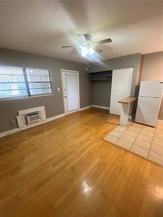 For Rent: $1,400 (0 beds, 1 baths, 260 Square Feet)