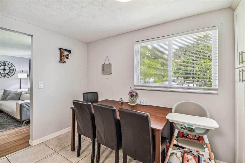 Active With Contract: $239,000 (2 beds, 1 baths, 1026 Square Feet)