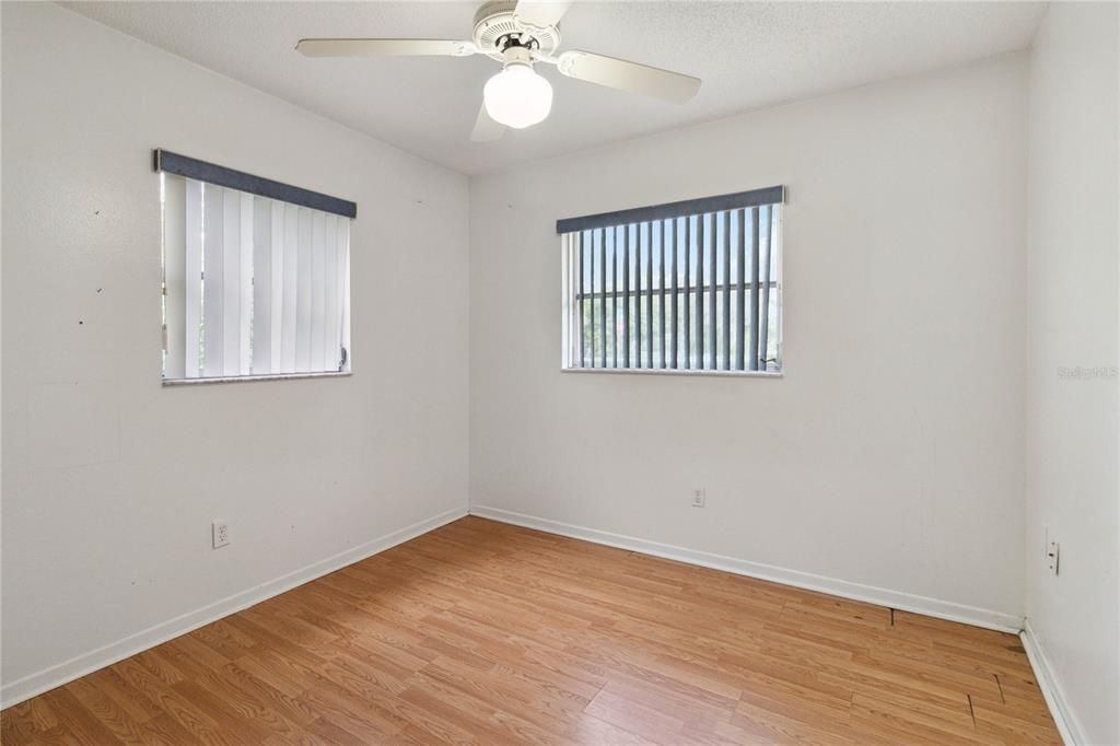 Active With Contract: $283,500 (2 beds, 1 baths, 1014 Square Feet)