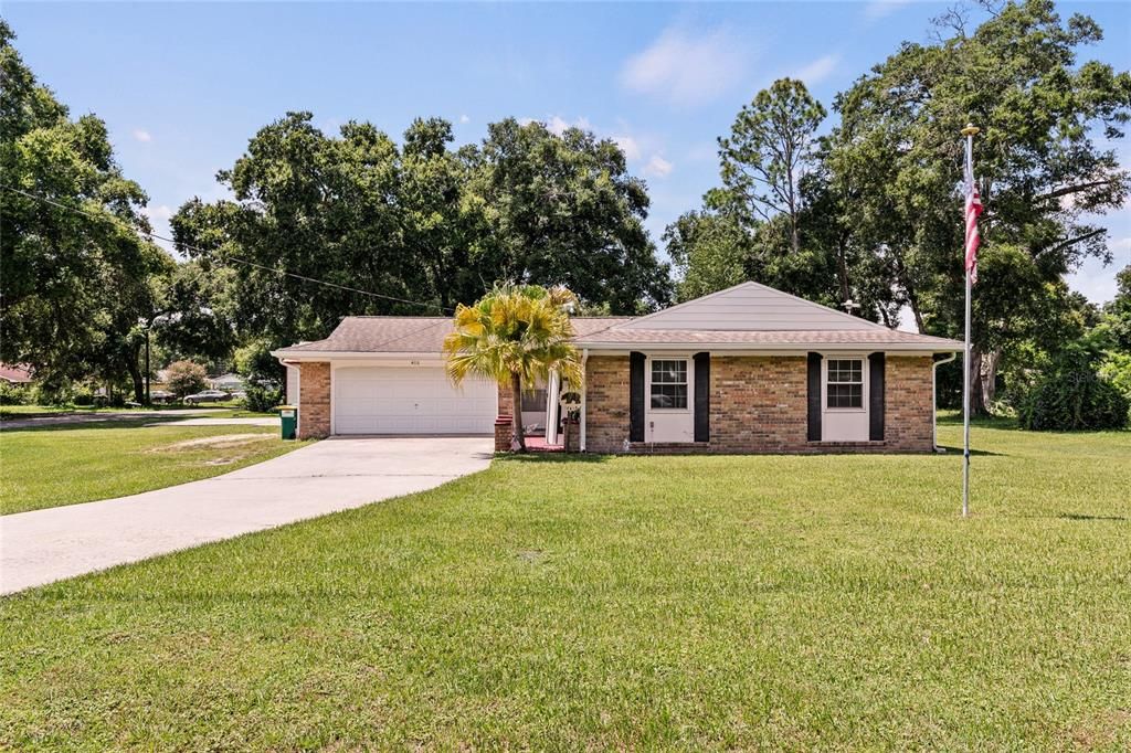 Active With Contract: $270,000 (3 beds, 2 baths, 1212 Square Feet)