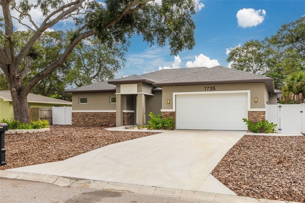 Active With Contract: $675,000 (4 beds, 2 baths, 2052 Square Feet)