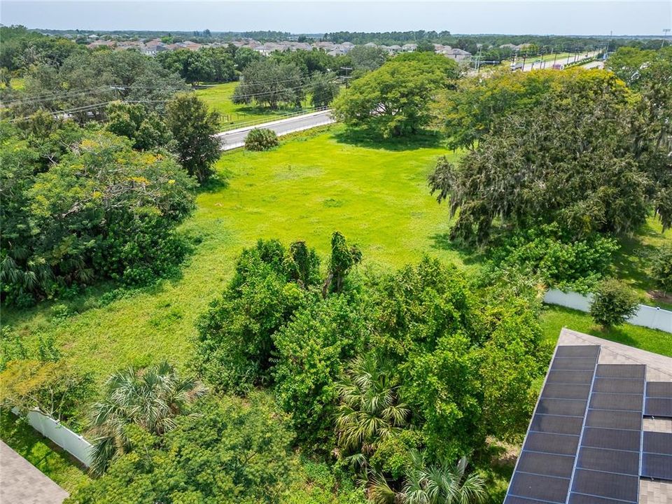 На продажу: $799,900 (1.70 acres)