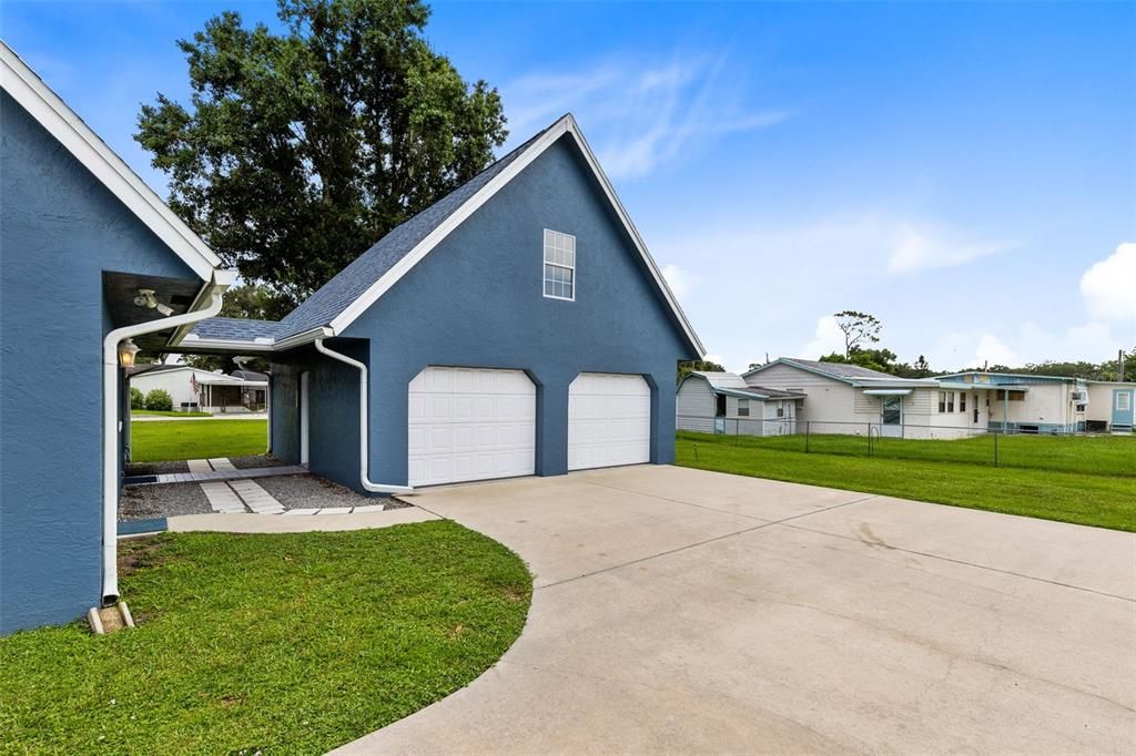 Covered Walkway from the detached 2 car garage